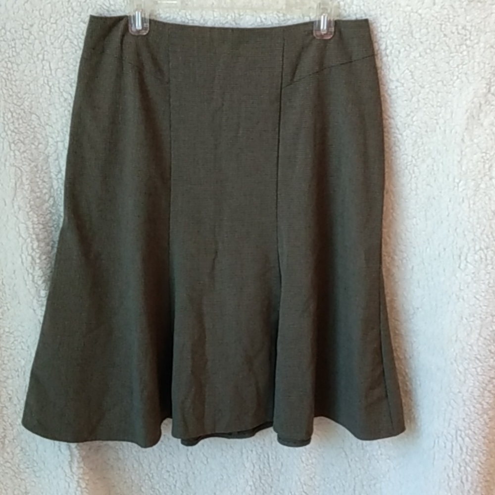 Kim Rogers 12P black and tan skirt